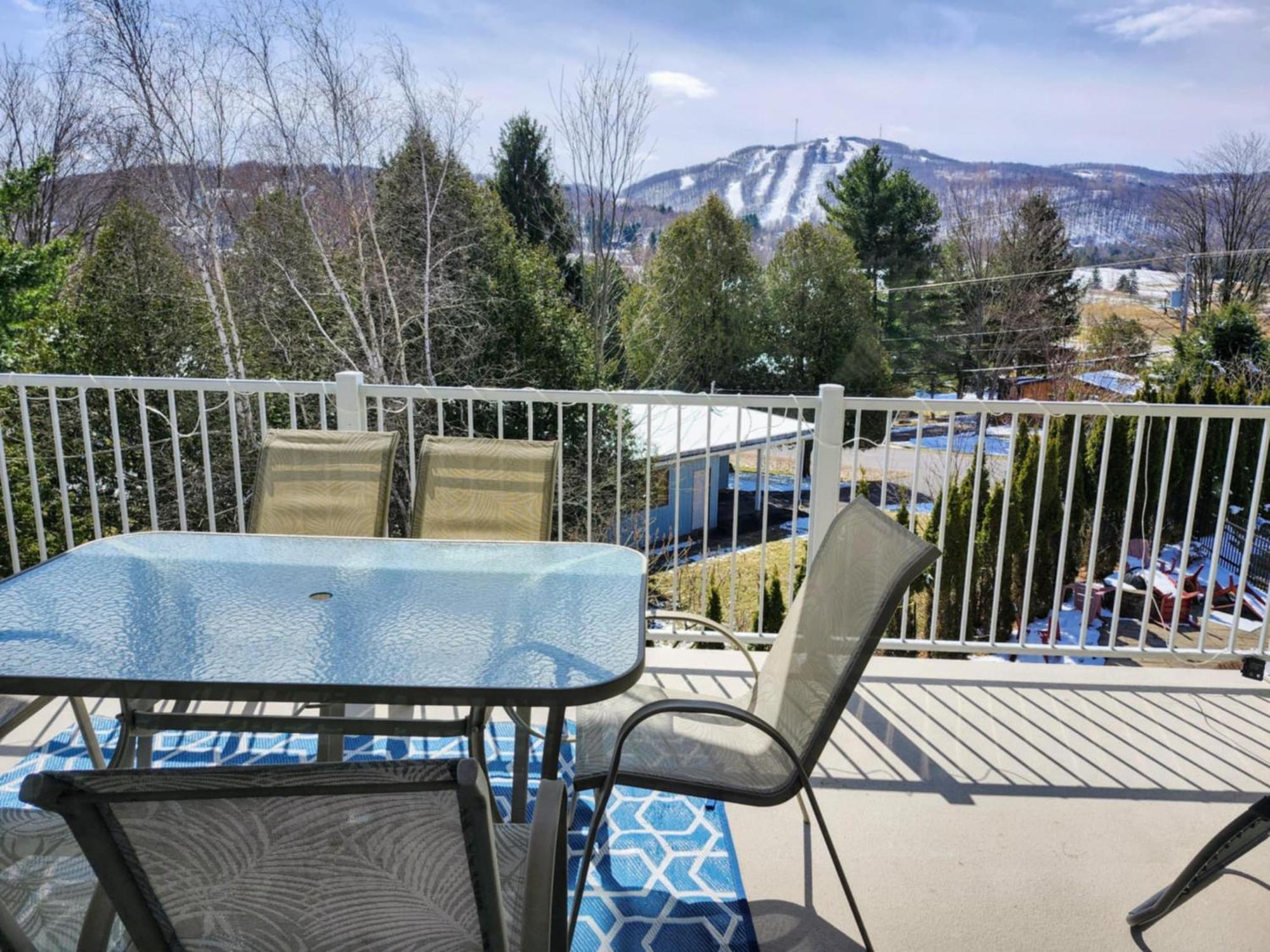 Le 201 Champlain Bromont Apartment Exterior photo